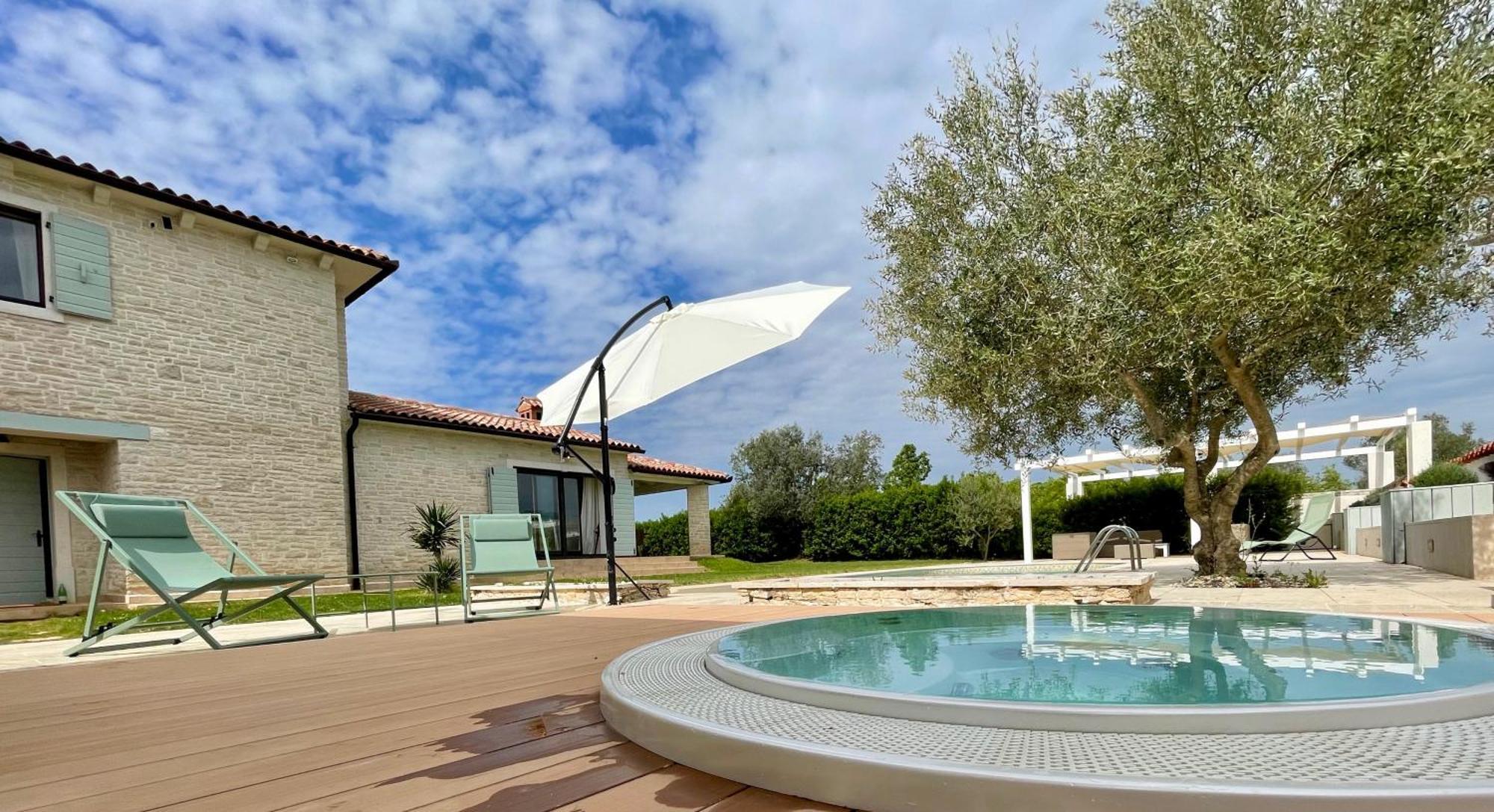 Luxury Villa In Istria - 9,000 Sqm Private Estate With Pool & Sauna, 15 Min To Sea, Near Fazana, 3 Bedrooms Jursici Экстерьер фото