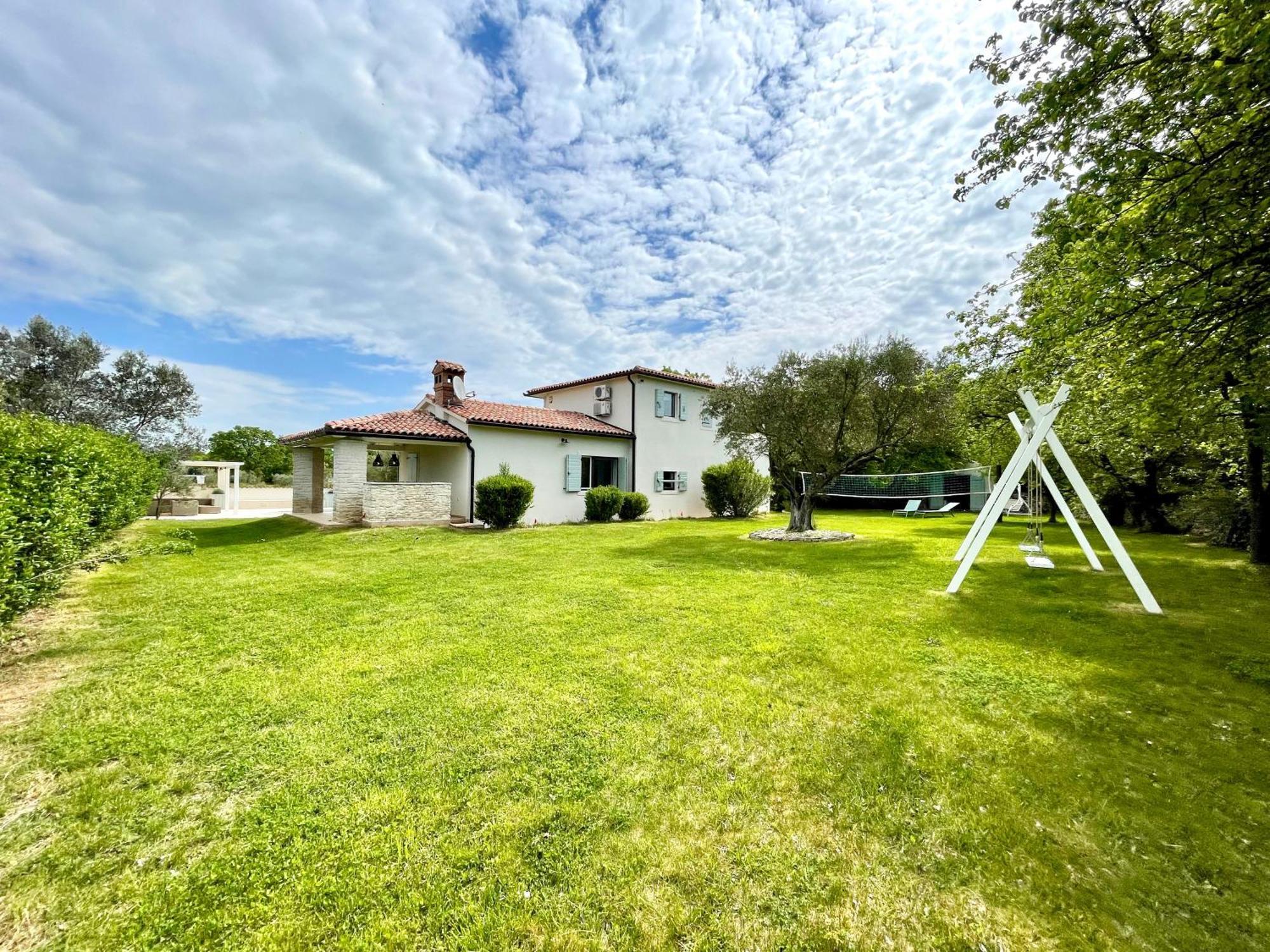 Luxury Villa In Istria - 9,000 Sqm Private Estate With Pool & Sauna, 15 Min To Sea, Near Fazana, 3 Bedrooms Jursici Экстерьер фото