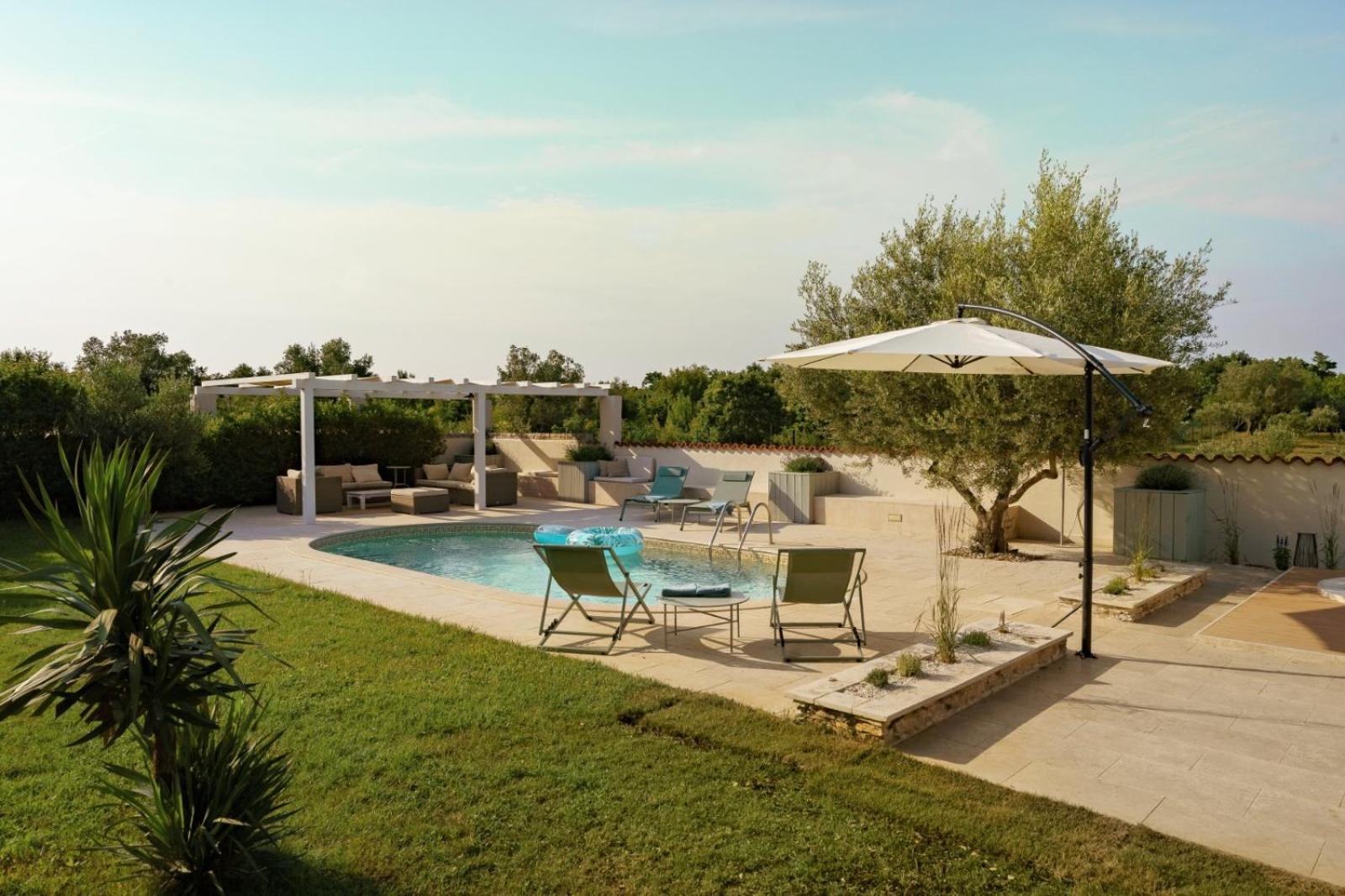 Luxury Villa In Istria - 9,000 Sqm Private Estate With Pool & Sauna, 15 Min To Sea, Near Fazana, 3 Bedrooms Jursici Экстерьер фото